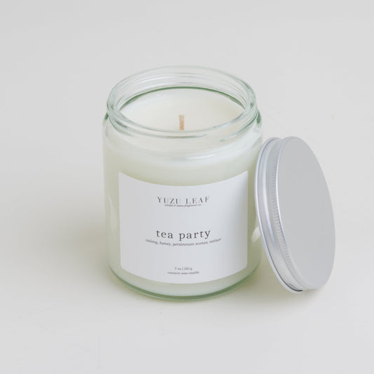 Tea Party Standard Jar (Oolong Tea, Honey, Persimmon Scones, Vetiver)